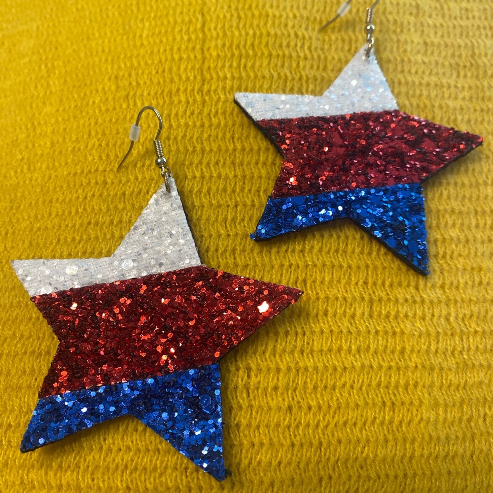 NWOT Patriotic Glitter Star Fashion Earrings